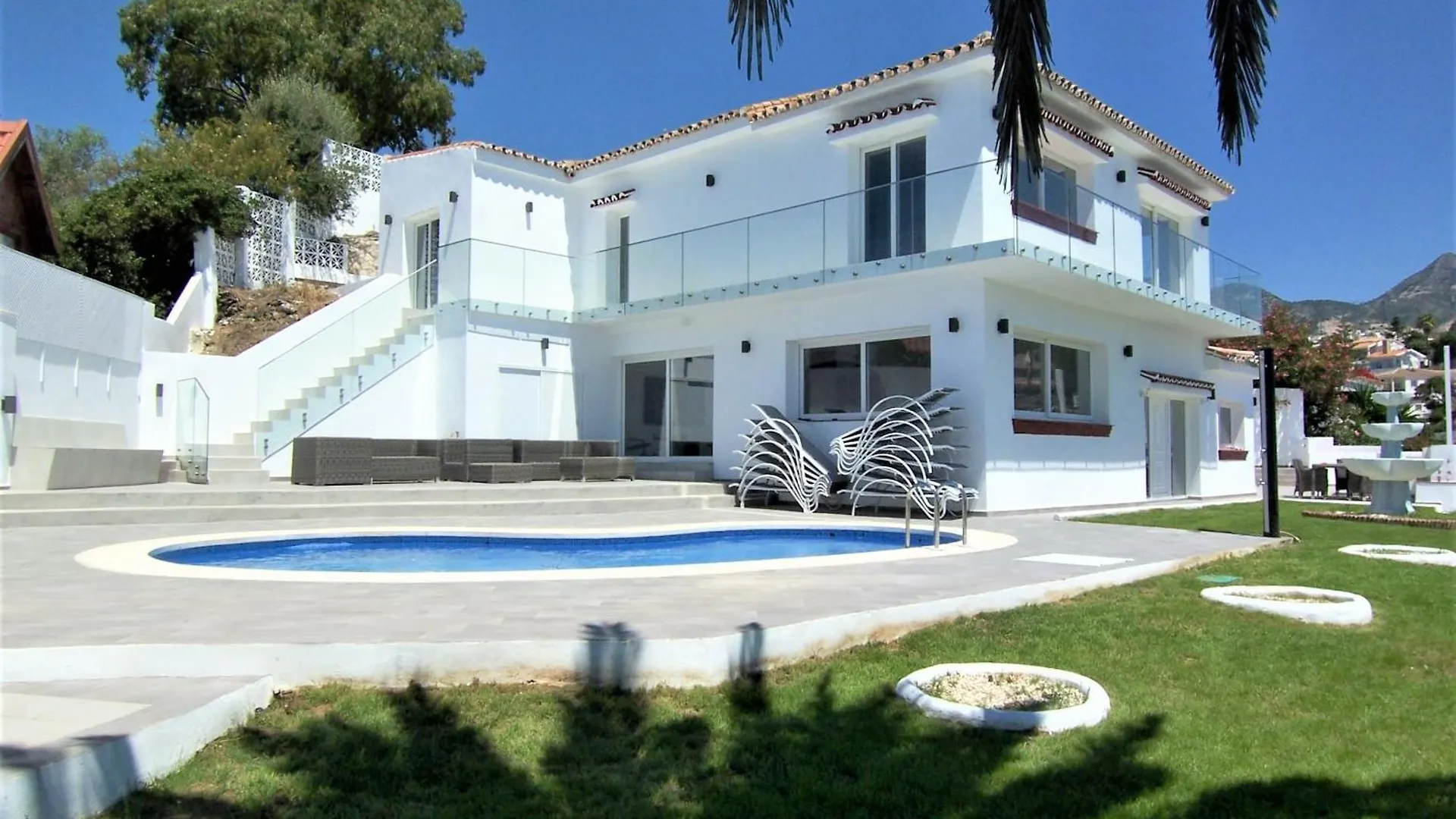 Luxury 7 Bedroom Villa Heated Pool Hot Tub 5 Mins From The Beach Sleeps 16 Benalmádena