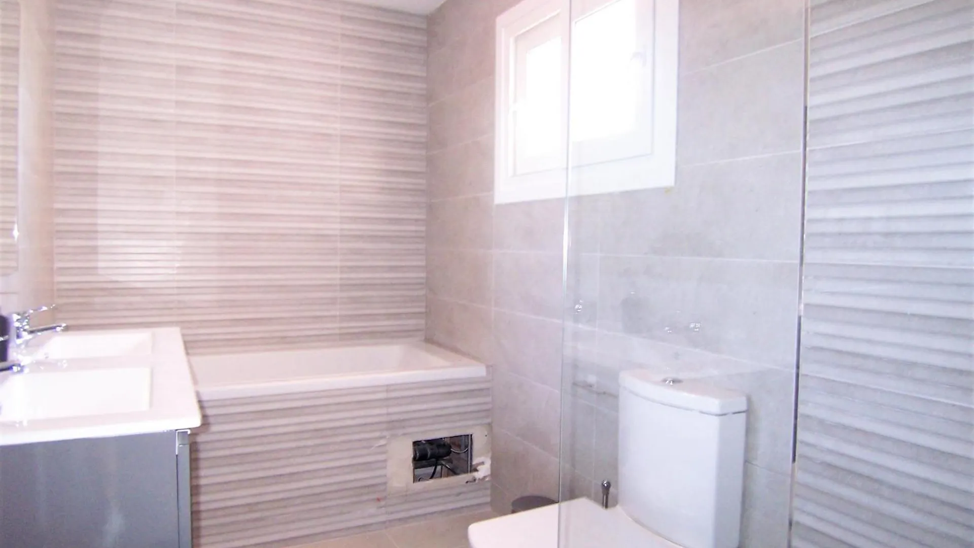 Luxury 7 Bedroom Villa Heated Pool Hot Tub 5 Mins From The Beach Sleeps 16 Benalmádena