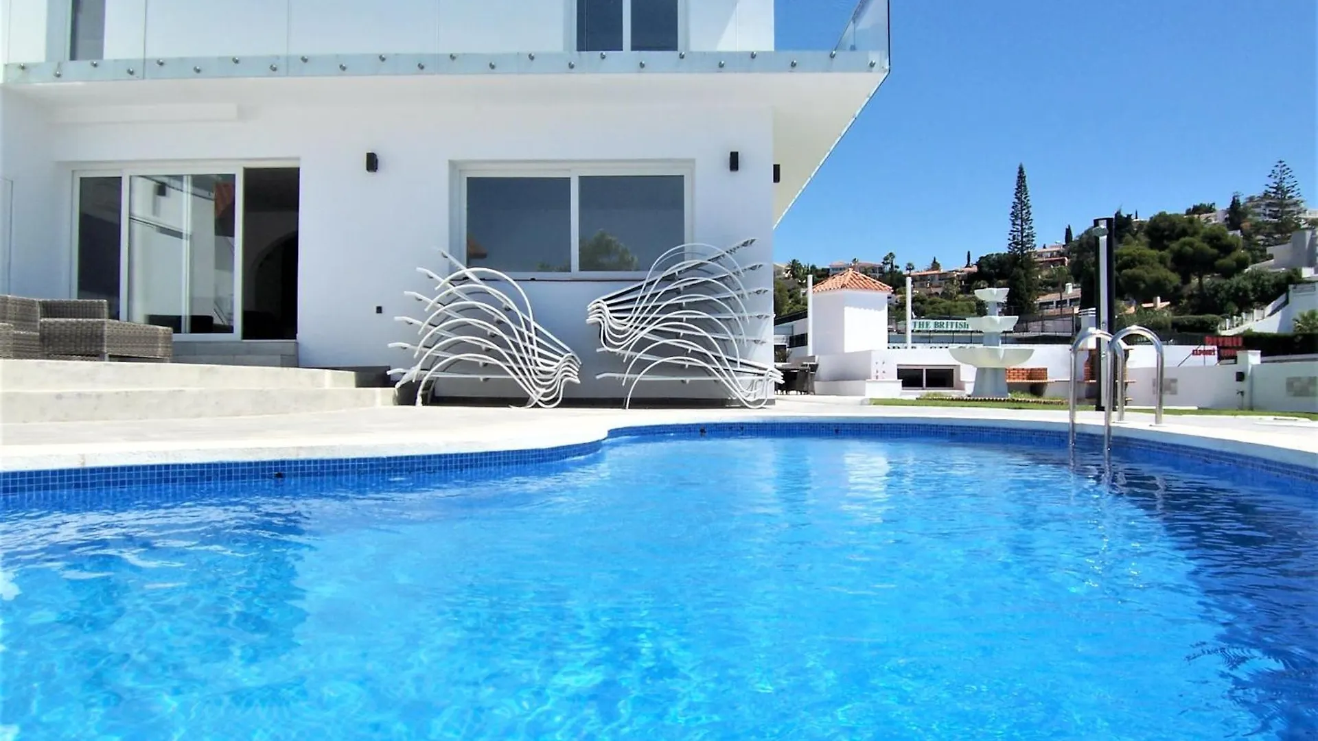 Luxury 7 Bedroom Villa Heated Pool Hot Tub 5 Mins From The Beach Sleeps 16 Benalmádena